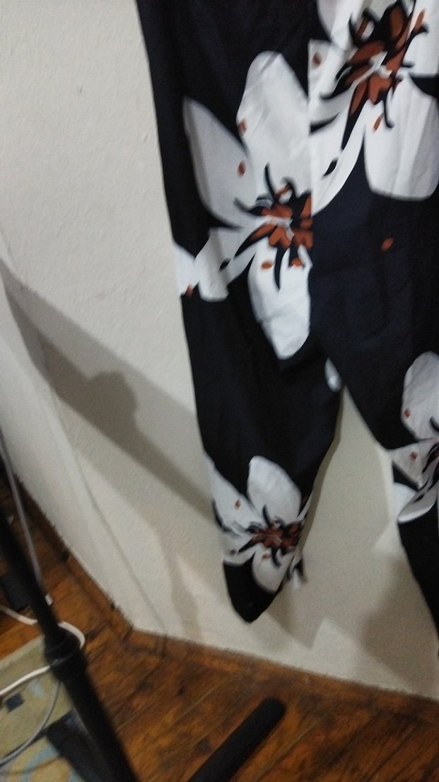 Siyah Çiçek Desenli Drapeli Kadın Tulum - Görsel 2