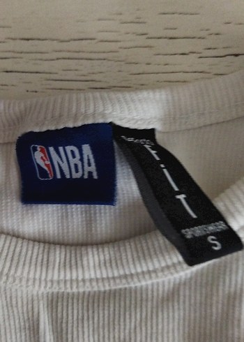 Beyaz Baskılı bayan tişört - Görsel 4