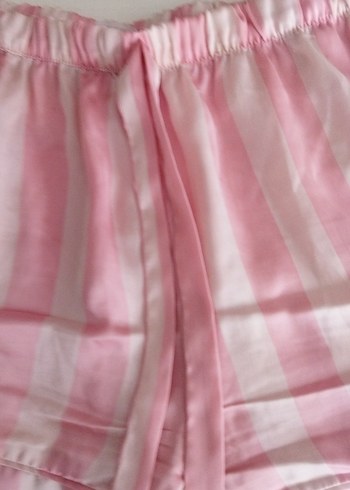 Pembe Çizgili ipeksi şort - Görsel 2