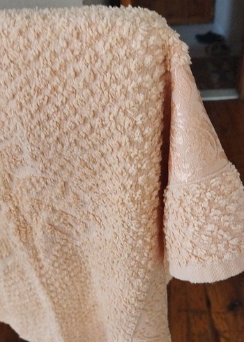 yumuşak parlak görünümlü havlu - Görsel 3