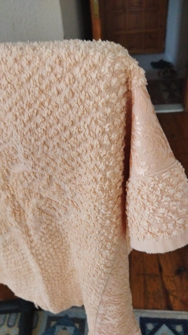 yumuşak parlak görünümlü havlu - Görsel 3