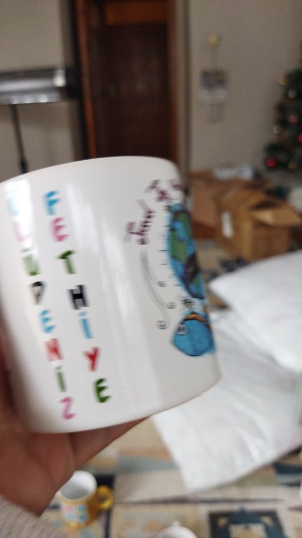 Renkli Desenli Beyaz Seramik Kupa - Görsel 3