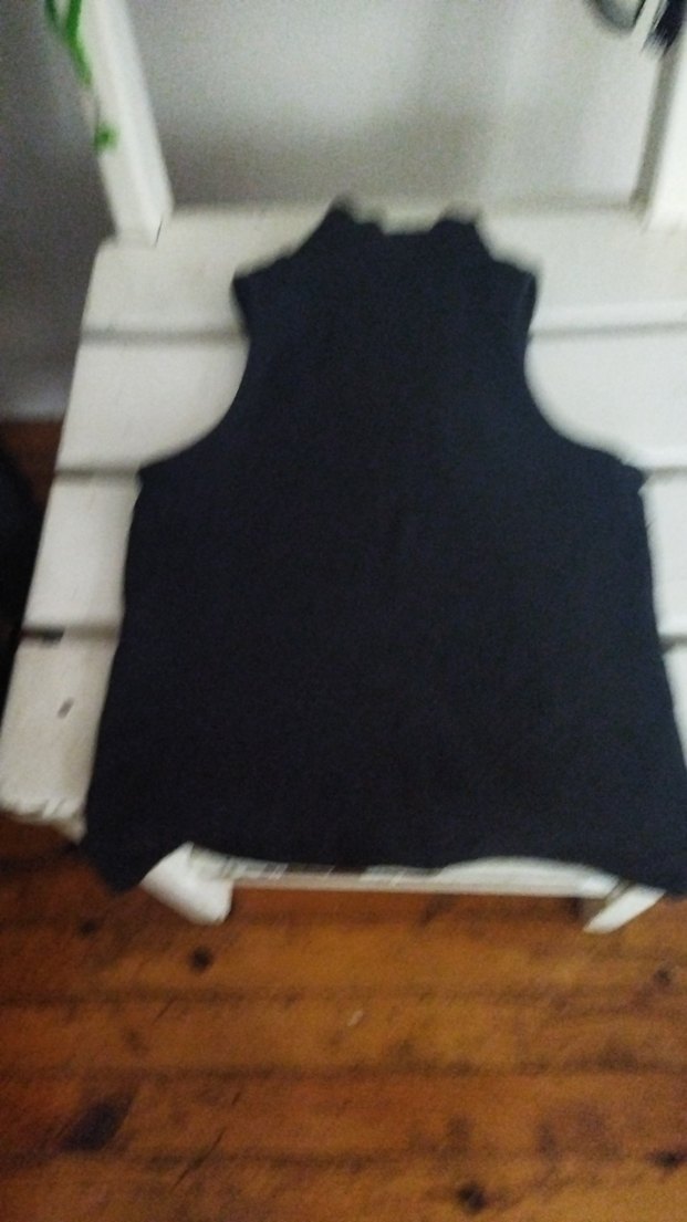 Siyah Boğazlı Kolsuz tişört - Görsel 4