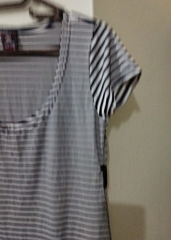 Kadın Siyah Beyaz Çizgili Kısa Kollu Tişört - Görsel 3