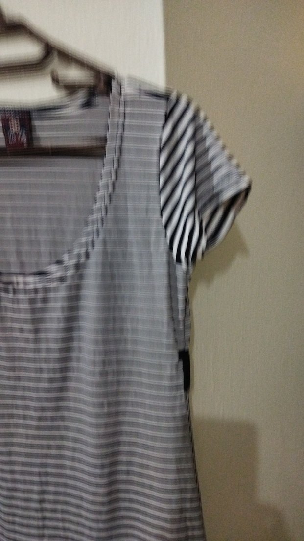 Kadın Siyah Beyaz Çizgili Kısa Kollu Tişört - Görsel 3