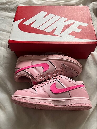 Nike SB Dunk Low 