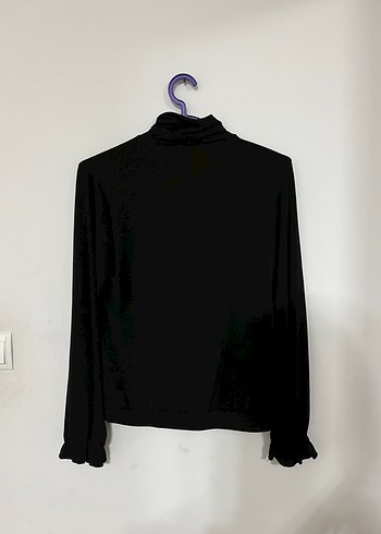 Uzun Kollu Siyah Pilili Yüksek Yaka Bluz - Görsel 4