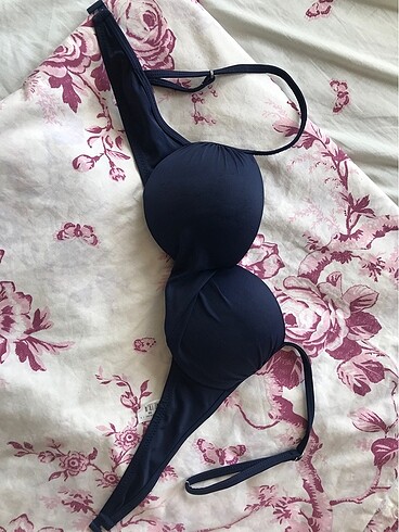 Bikini üstü