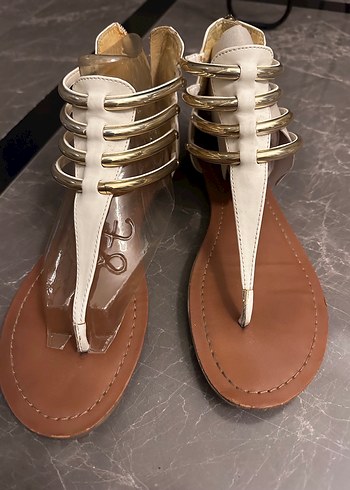 Jessica Simpson 38,5