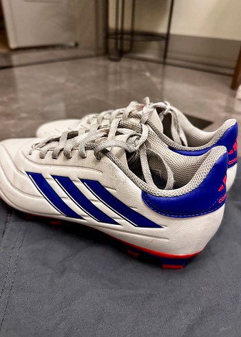 Beyaz adidas Futbol Ayakkabısı - Görsel 2