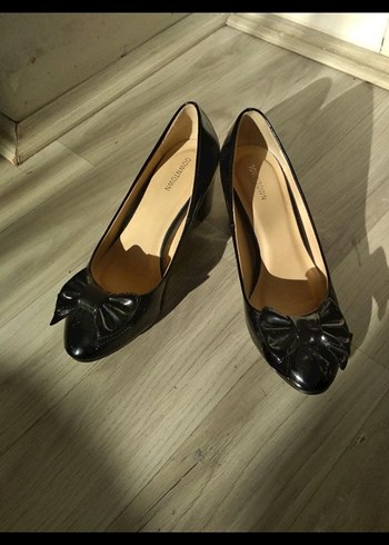 Fiyonklu Siyah Dolgu Topuk Kadın Klasik Ayakkabı - Görsel 3