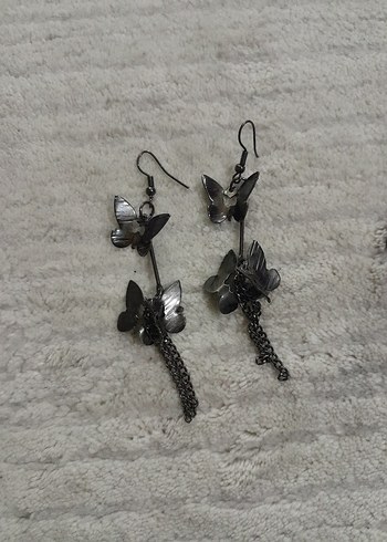 Siyah Gotik Püsküllü Küpeler - Görsel 2