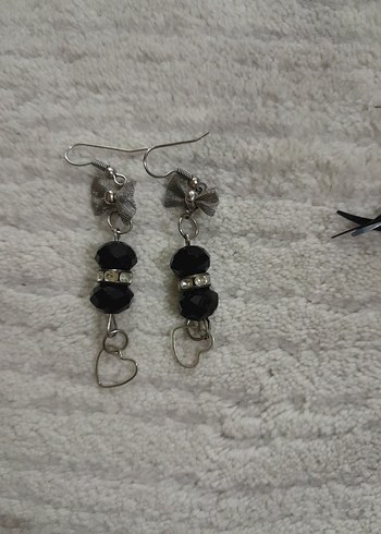 Gotik Mini Boncuklu Siyah Küpeler - Görsel 2