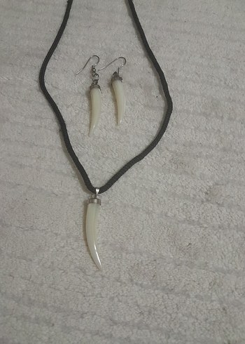 Bej Yılan Desenli Uzun Boncuklu Kadın Kolye - Görsel 3