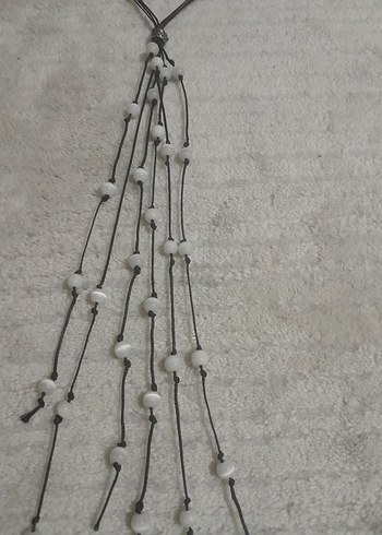 Gri Yılan Desenli Uzun Boncuklu Kadın Kolye - Görsel 3