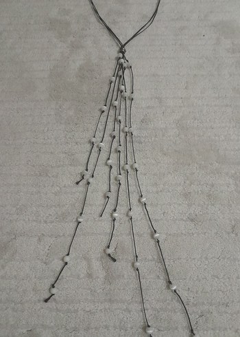 Gri Yılan Desenli Uzun Boncuklu Kadın Kolye - Görsel 2