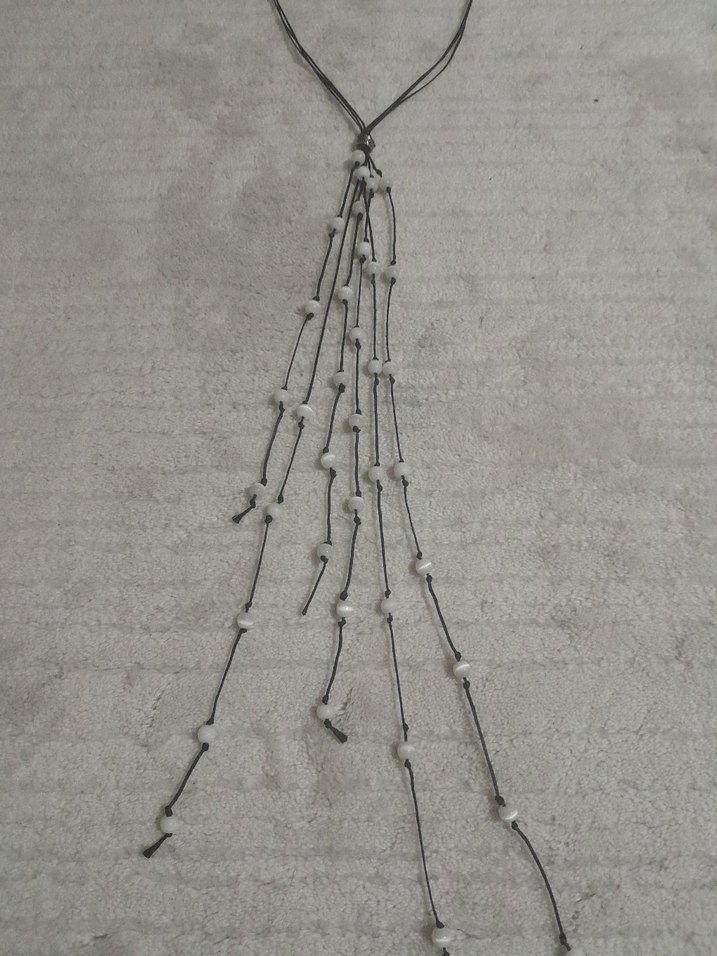 Gri Yılan Desenli Uzun Boncuklu Kadın Kolye - Görsel 2