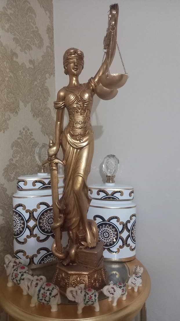 Altın Renk Parlak Adalet Heykeli 70 cm - Görsel 2