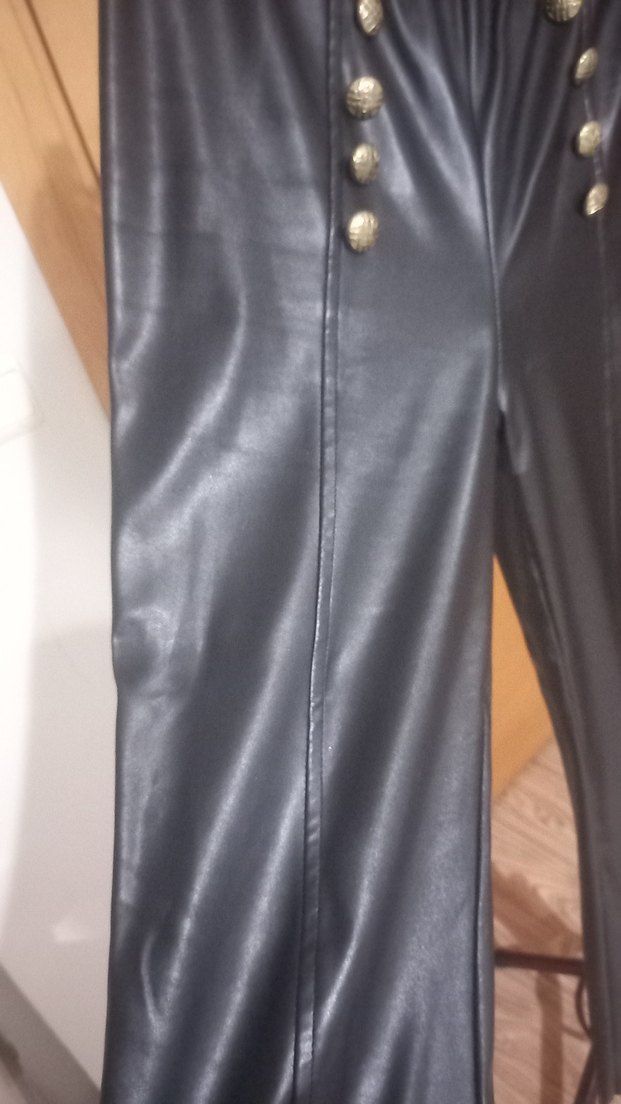 Düğmeli siyah Deri Kadın Pantolon - Görsel 3