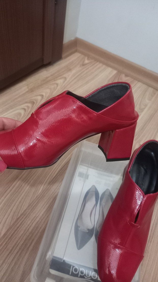 Parlak Kırmızı Kadın Topuklu Bot - Görsel 4