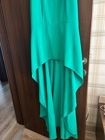 yeşil önü kısa arkası uzun abiye - Görsel 3
