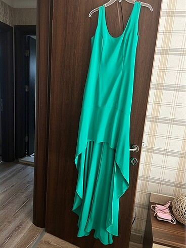 yeşil önü kısa arkası uzun abiye - Görsel 2