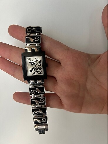 swatch kadın kol saati