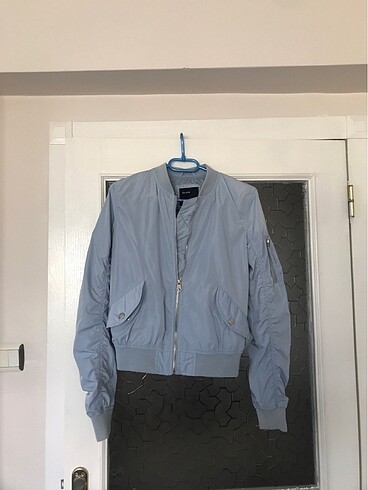 Bershka mavi yağmurluk