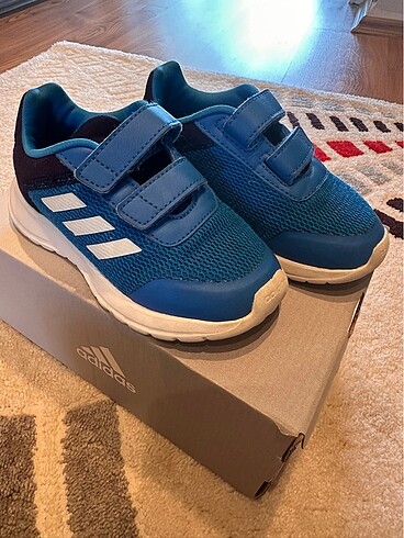 Adidas spor ayakkabı