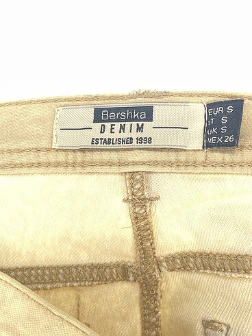 s Beden çeşitli Renk Bershka Jean / Kot %70 İndirimli.