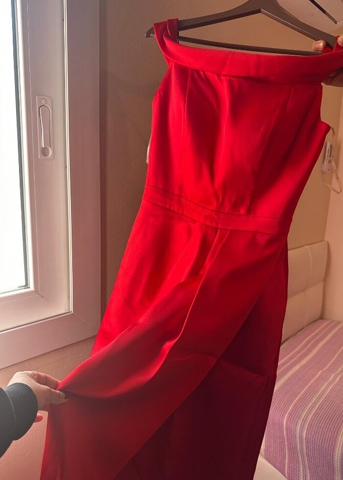 Kırmızı abiye - Görsel 2