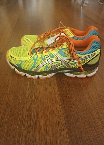 Asics spor ayakkabı 