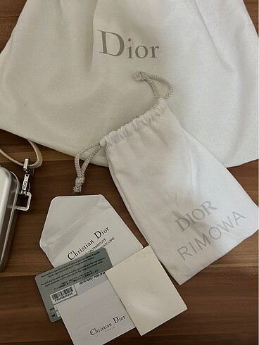 Dior Orjinal dior çanta az ve temiz kullanılmıştır