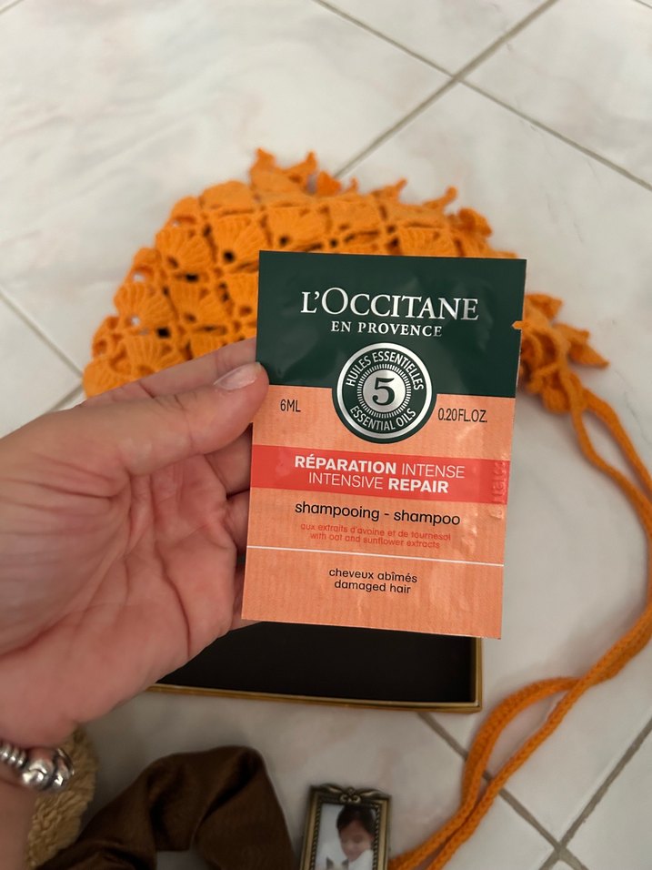 Turuncu Örgü Bandana & Bej Peluş Aksesuar Seti — görsel 6/10