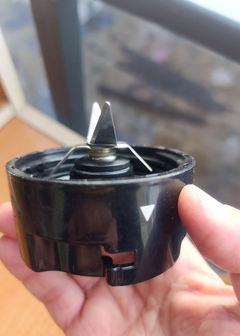 Siyah-Gri Blender Bıçağı Parçası - Görsel 5