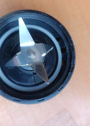 Siyah-Gri Blender Bıçağı Parçası - Görsel 2