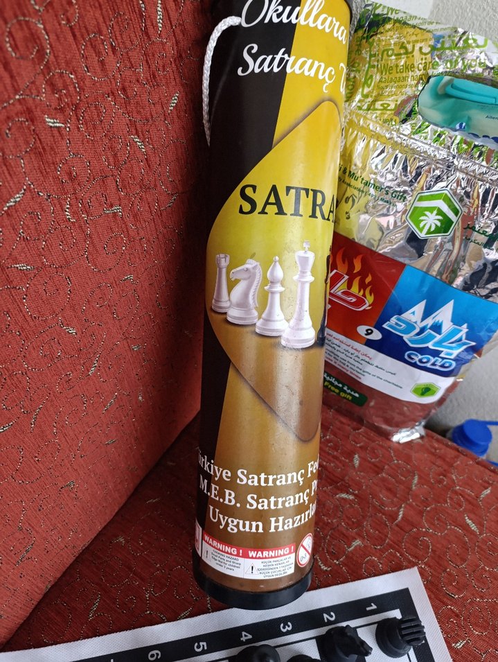 Satranç Takımı yuvarlak taşıma kabı ile - Görsel 4