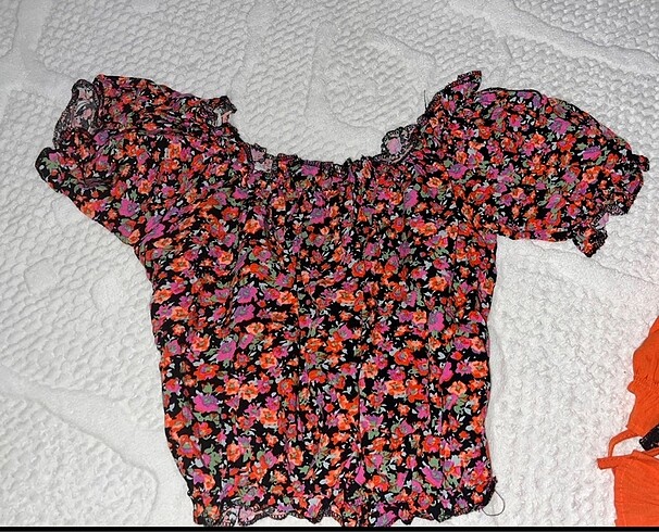 Çiçekli crop bluz