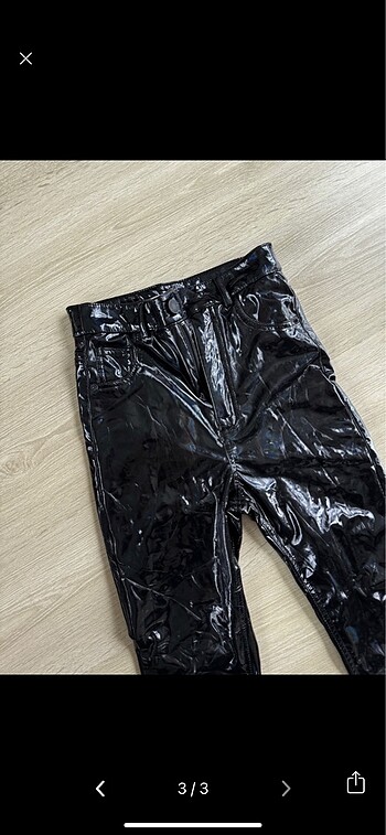 34 Beden Pull and bear vinil pantolon