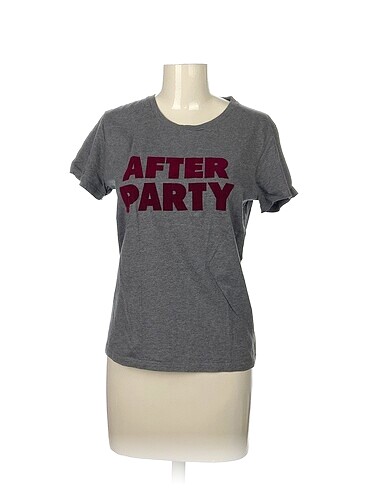 Diğer T-shirt %70 İndirimli.