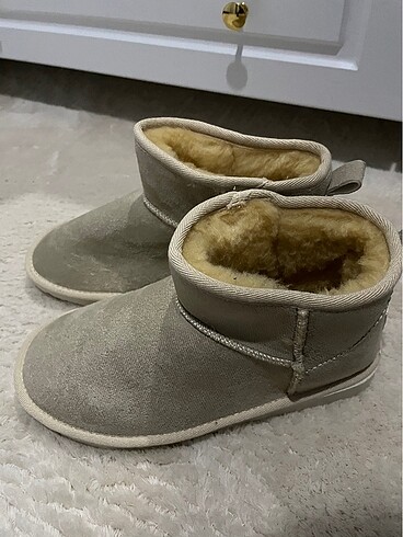 UGG AÇIK RENK