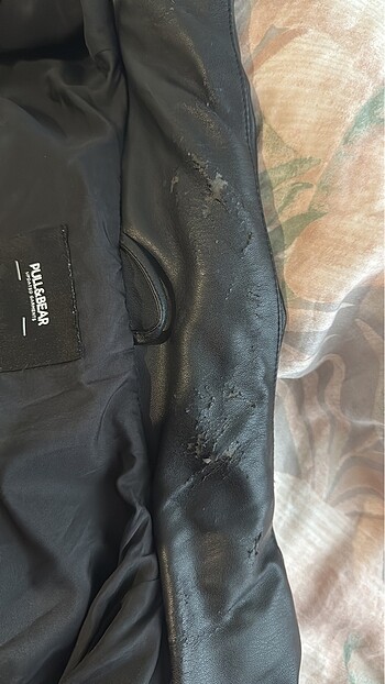 m Beden siyah Renk Pull&Bear şişme deri mont