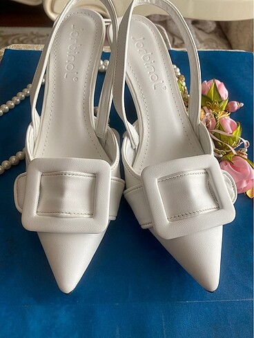 Jorbinol Beyaz topuklu ayakkabı