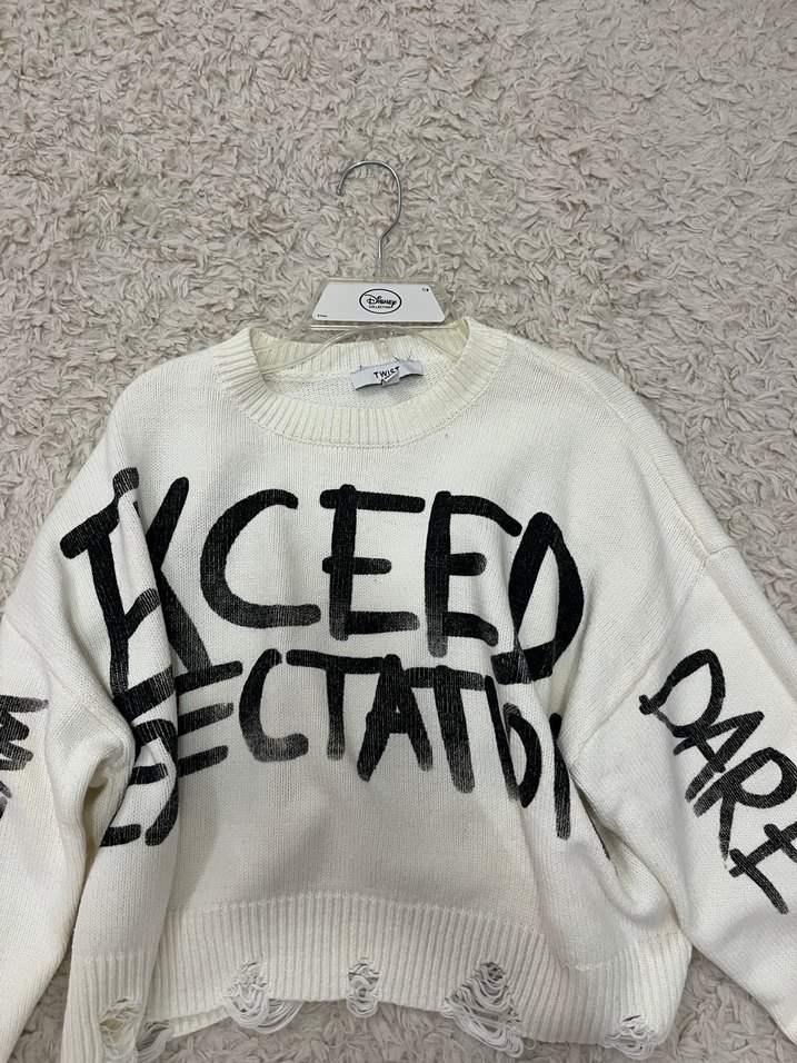 Twist Baskılı Beyaz Kadın Örgü Kazak - Görsel 3