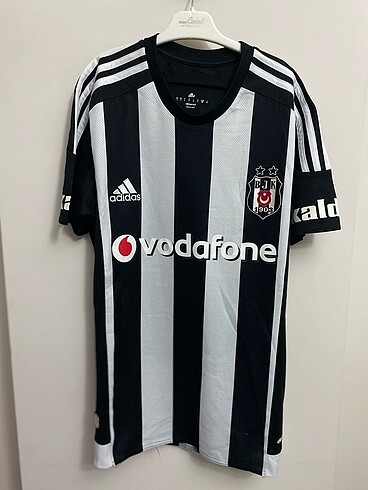 Beşiktaş 2015-2016 sezonu Çubuklu forma