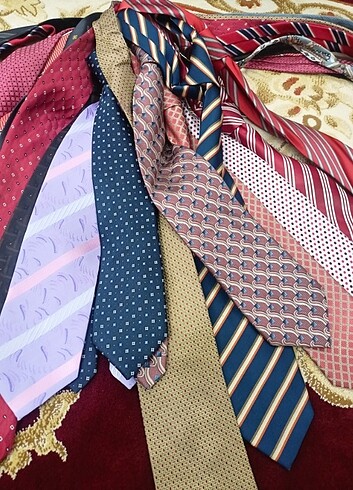 Çok çeşitli kravat