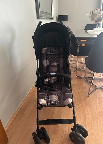 Siyah Bebek Arabası Hafif ve Katlanabilir - Görsel 3