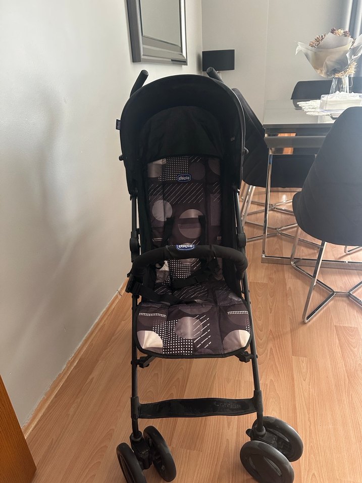 Siyah Bebek Arabası Hafif ve Katlanabilir - Görsel 3