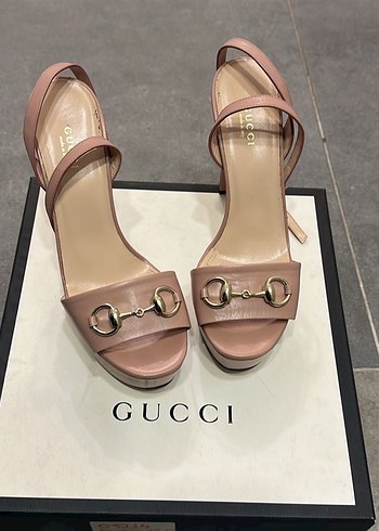 Gucci 38,5