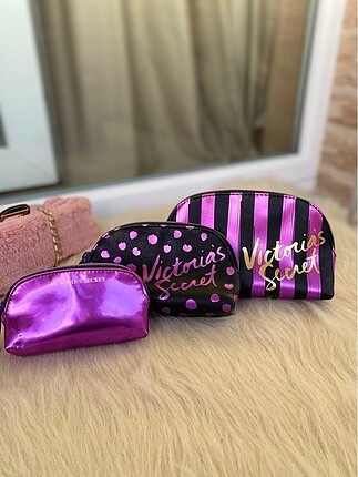 Victoria?s Secret makyaj çantası